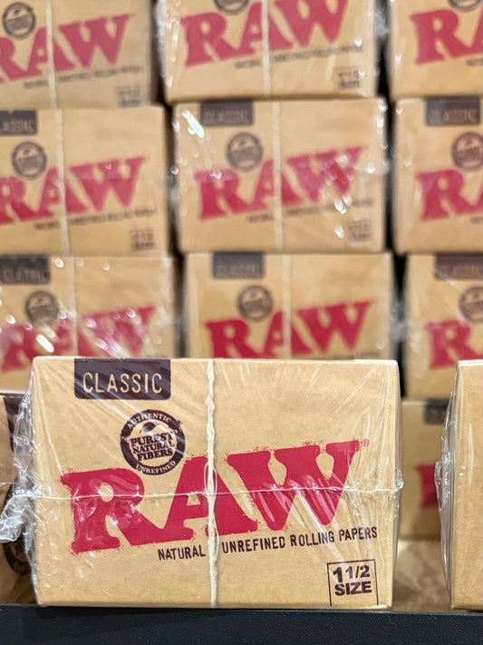 RAW rolling papers